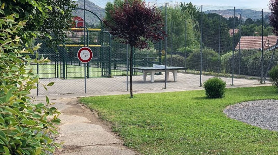 Ping pong (Copyright : Mairie de Lazer)
