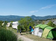 Camping Les Hauts de Rosans - Camping car_tente (Copyright : Camping Les Hauts de Rosans)